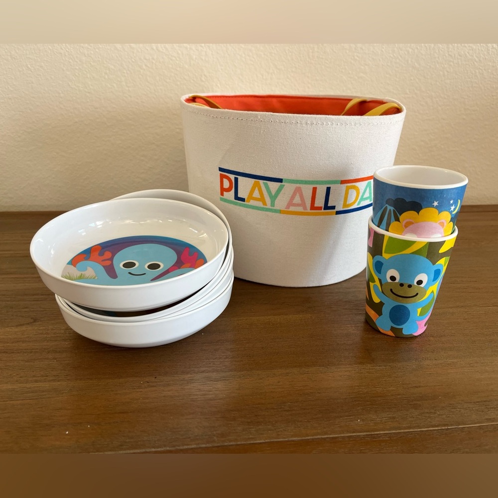 Kids  Bundle - 7 Items: Ocean & Jungle Animal Pattern Dish Set w/Cups & Toy Bin